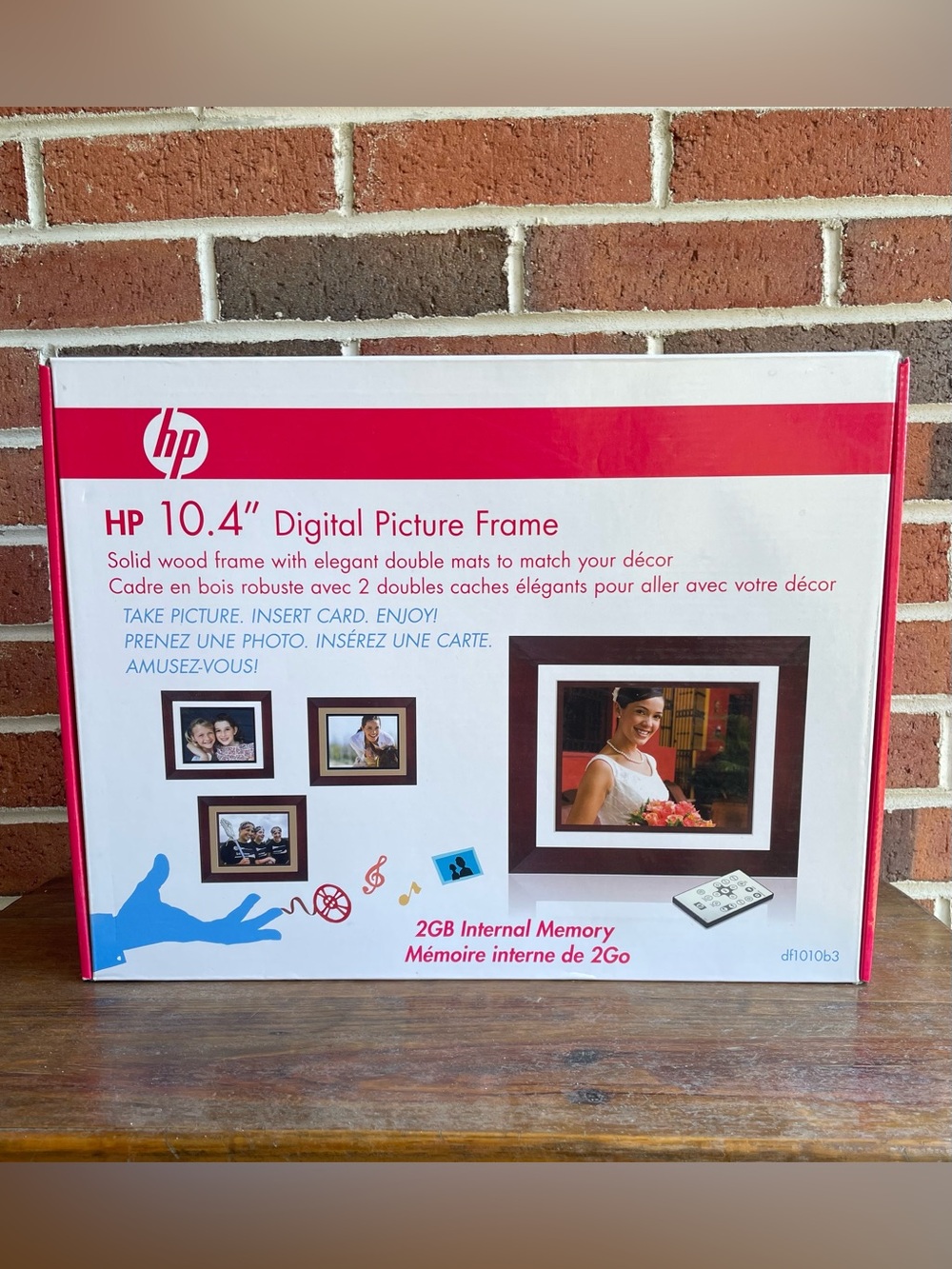 HP 10.4" Digital Picture Frame - Model df1010b3